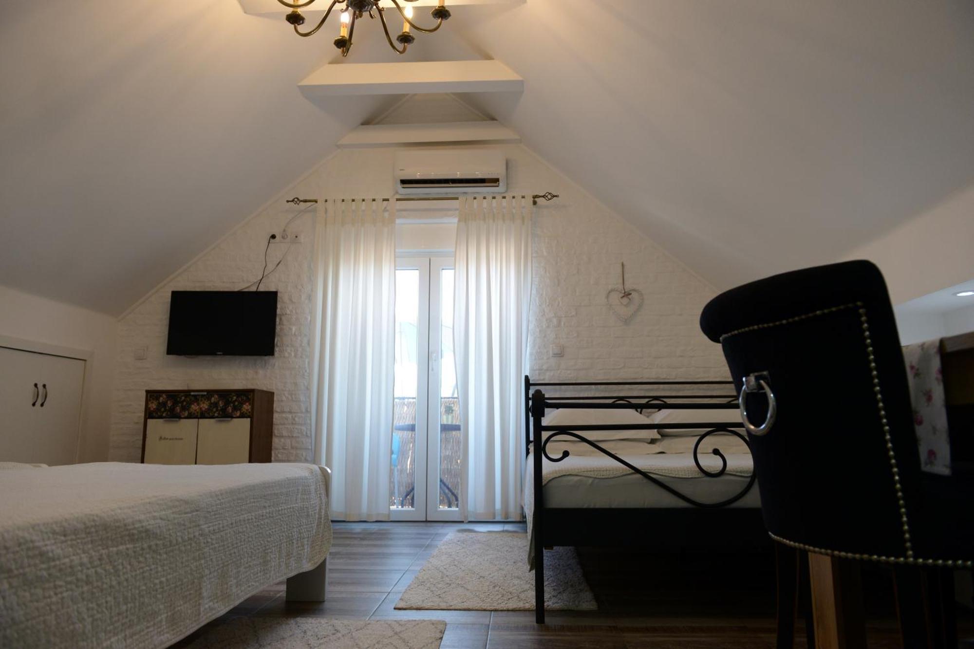 Apartments Idila Bela Crkva  Zewnętrze zdjęcie