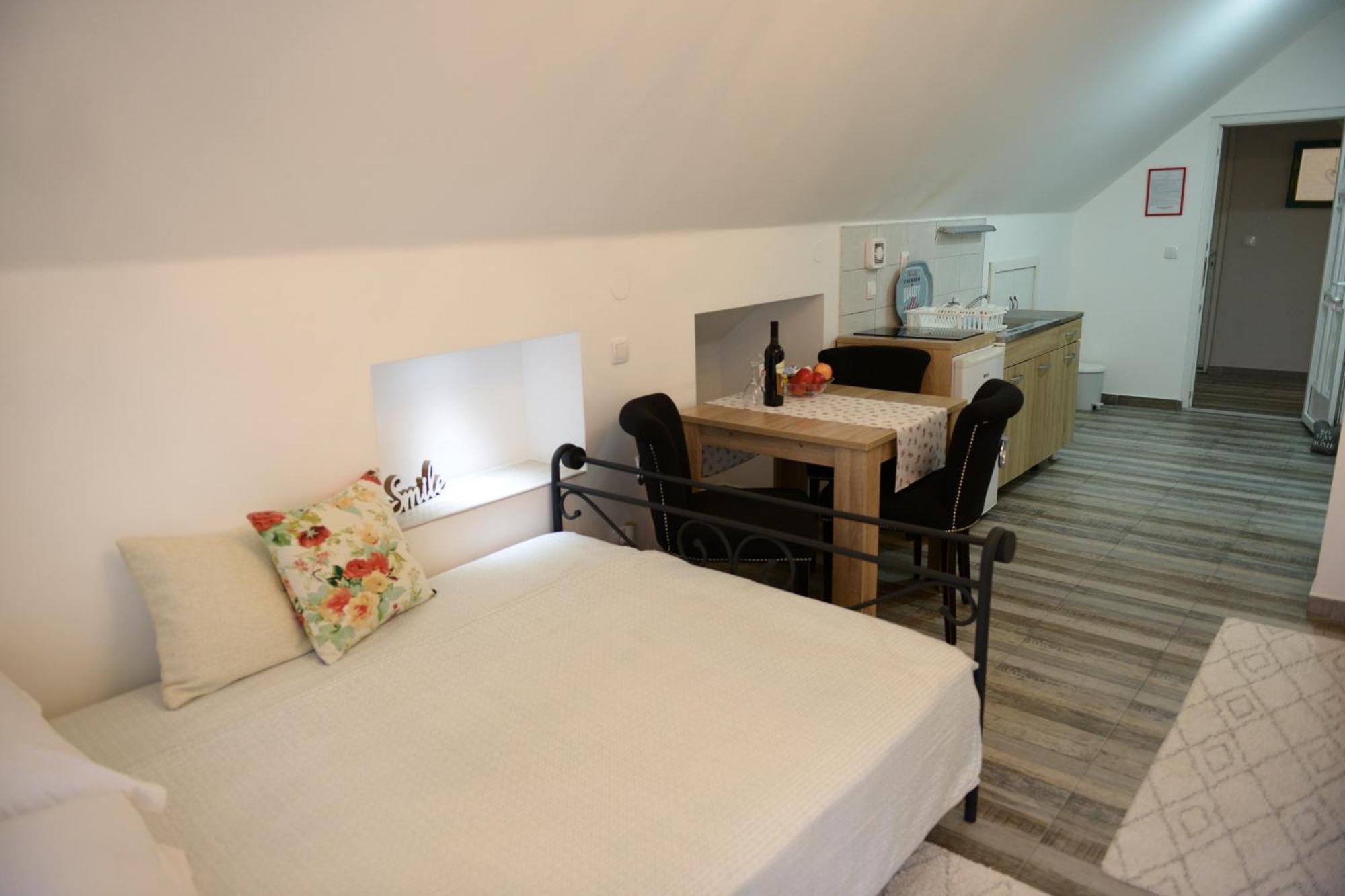 Apartments Idila Bela Crkva  Zewnętrze zdjęcie